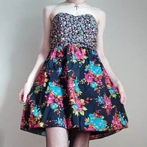 Strapless Boned Mixed Floral Print Cotton Mini Dress W/ Sash